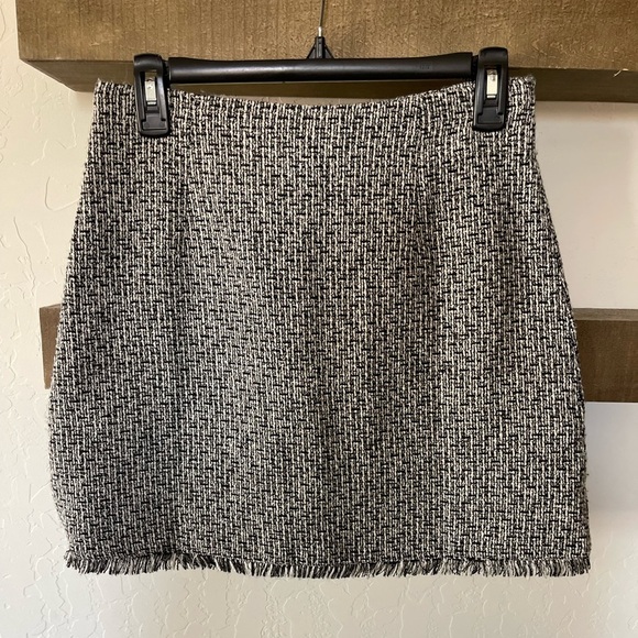 MINK PINK| Gray Tweed Mini Skirt with Intentional Frayed Raw Hem—Revolve••• - Picture 4 of 8